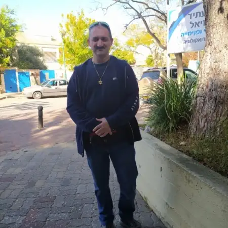 Eduard, 52Petah Tikva, Israel 