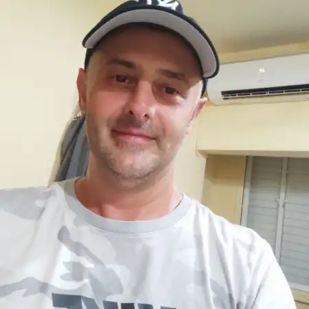 Paul, 44Bat Yam, Israel 