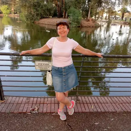 Svetlana, 59USA 