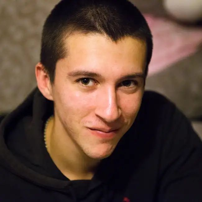 photo of Aleksandr. Link to photoalboum of Aleksandr