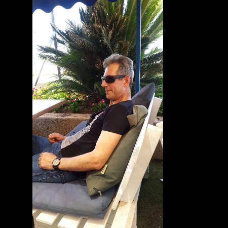 Arik ,  60 years old Israel, Ashdod  interested in dating with   